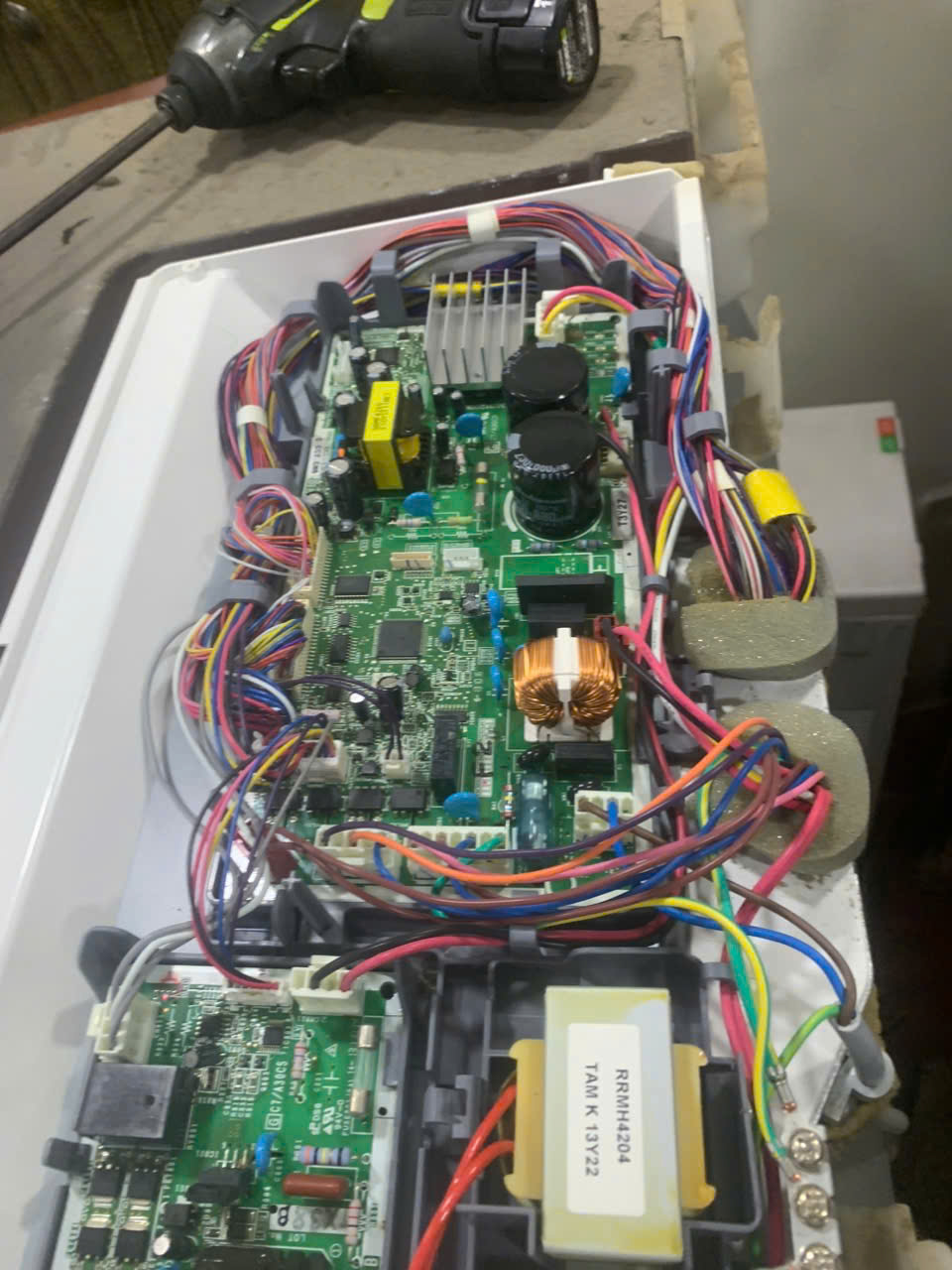 Dịch Vụ Sửa Tủ Lạnh Hitachi Nội Địa Uy Tín, Chuyên Nghiệp