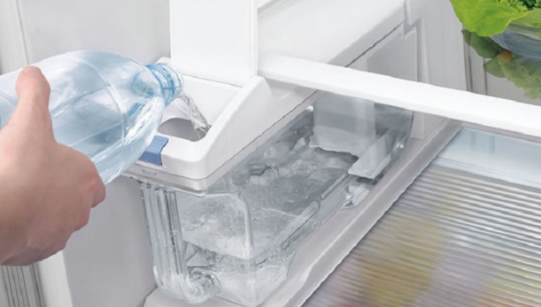 Làm Gì Khi Tủ Lạnh Hitachi Không Rơi Đá Tự Động?